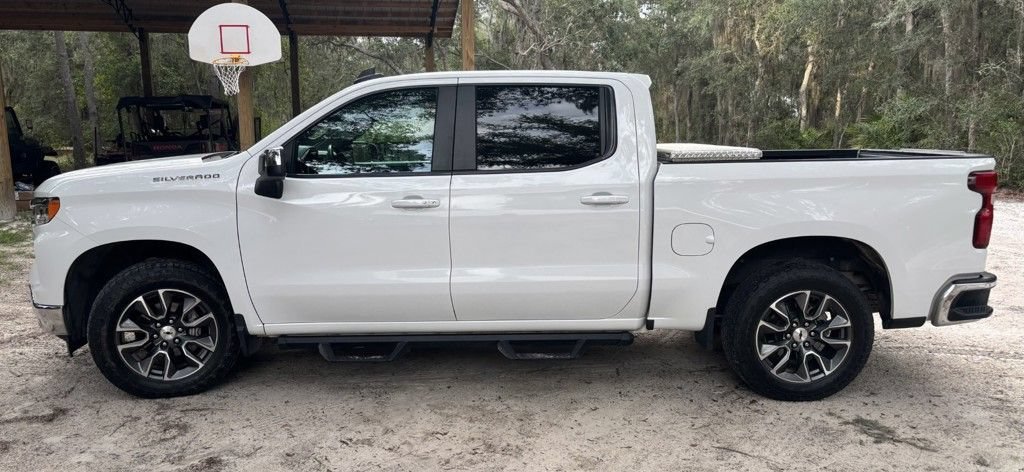 Used 2024 Summit White Chevrolet LT image 1