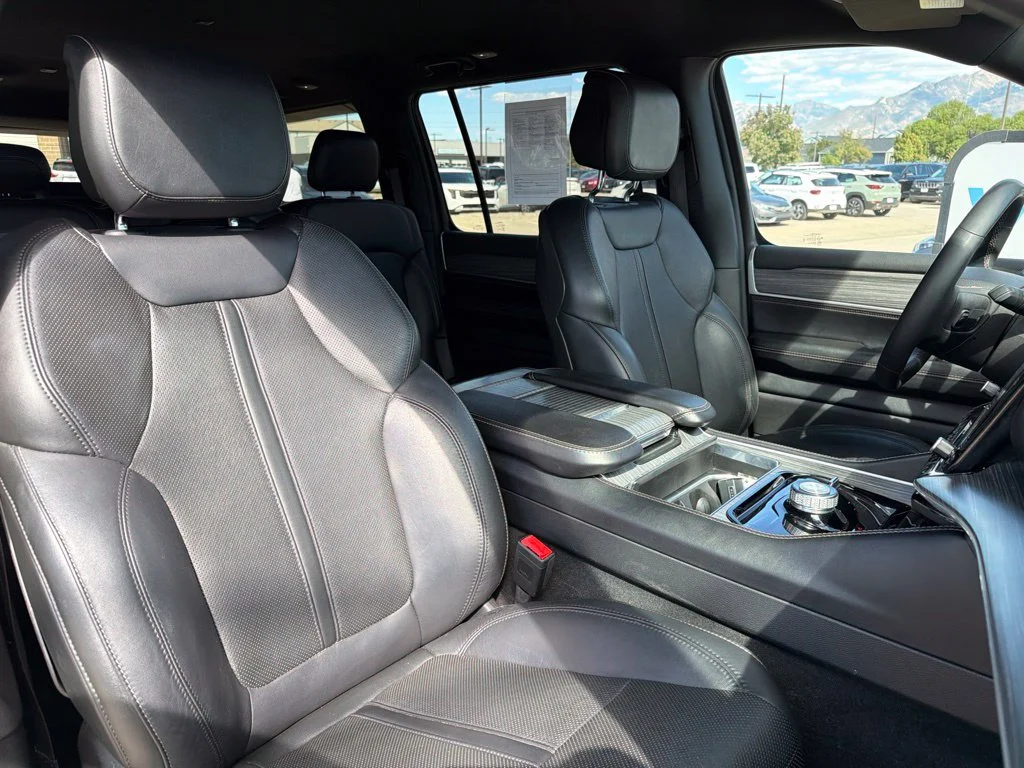 Used 2023 White Jeep Series II image 16