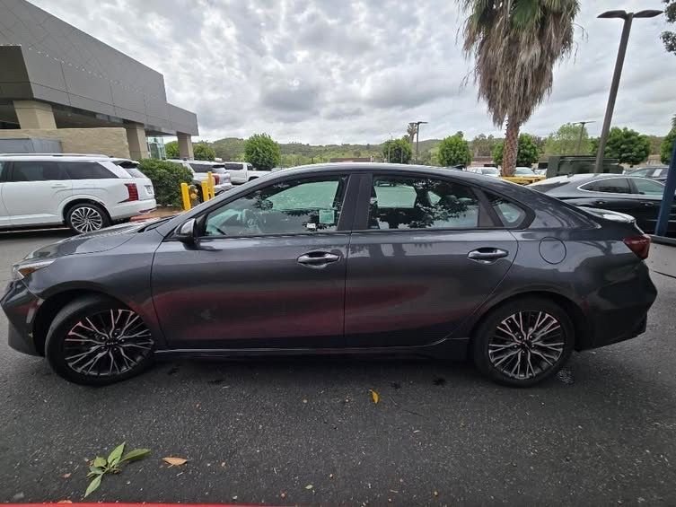 Used 2024 Gray Kia GT-Line image 4