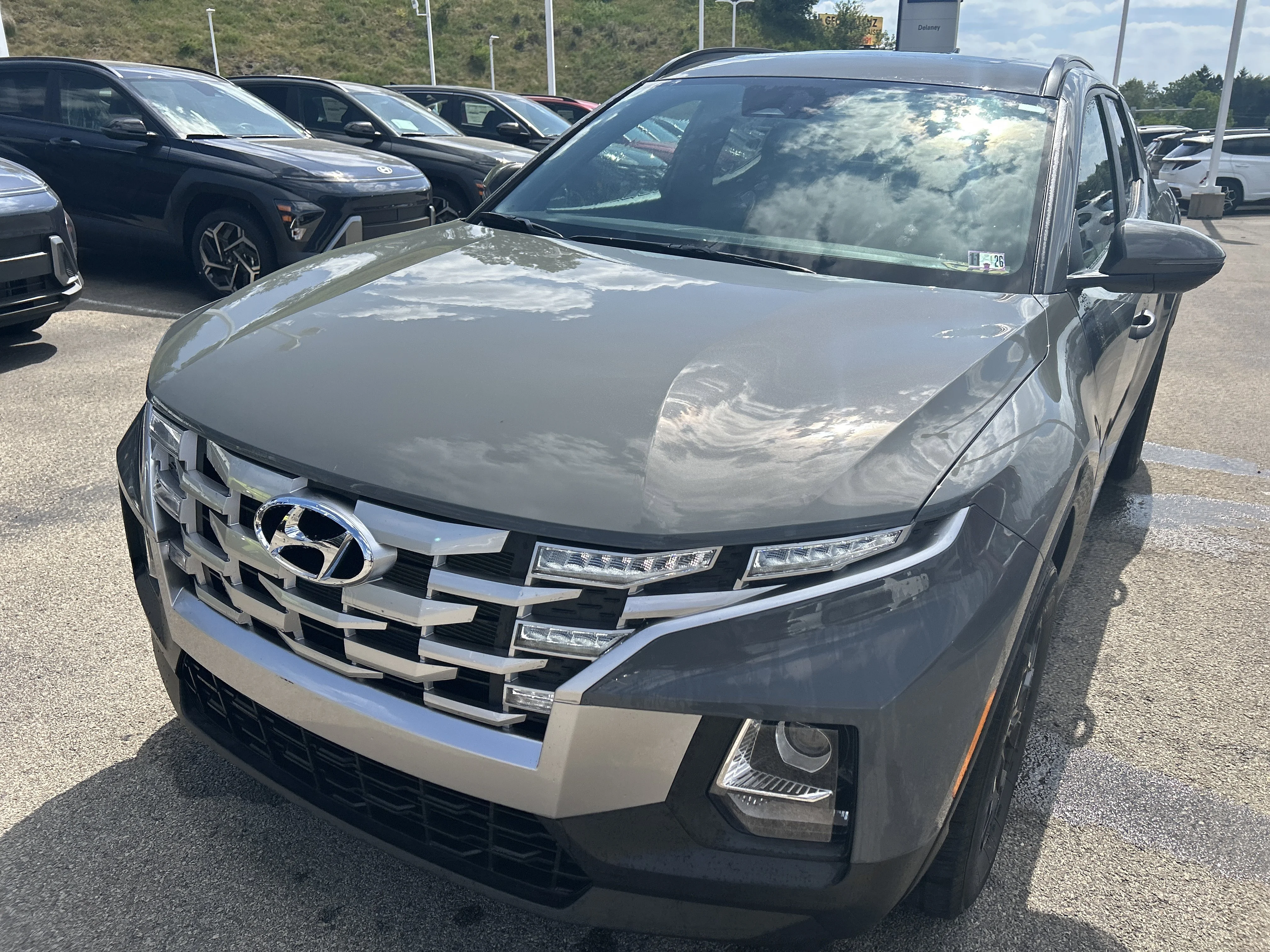 Used 2022 Hampton Gray Hyundai SEL image 12