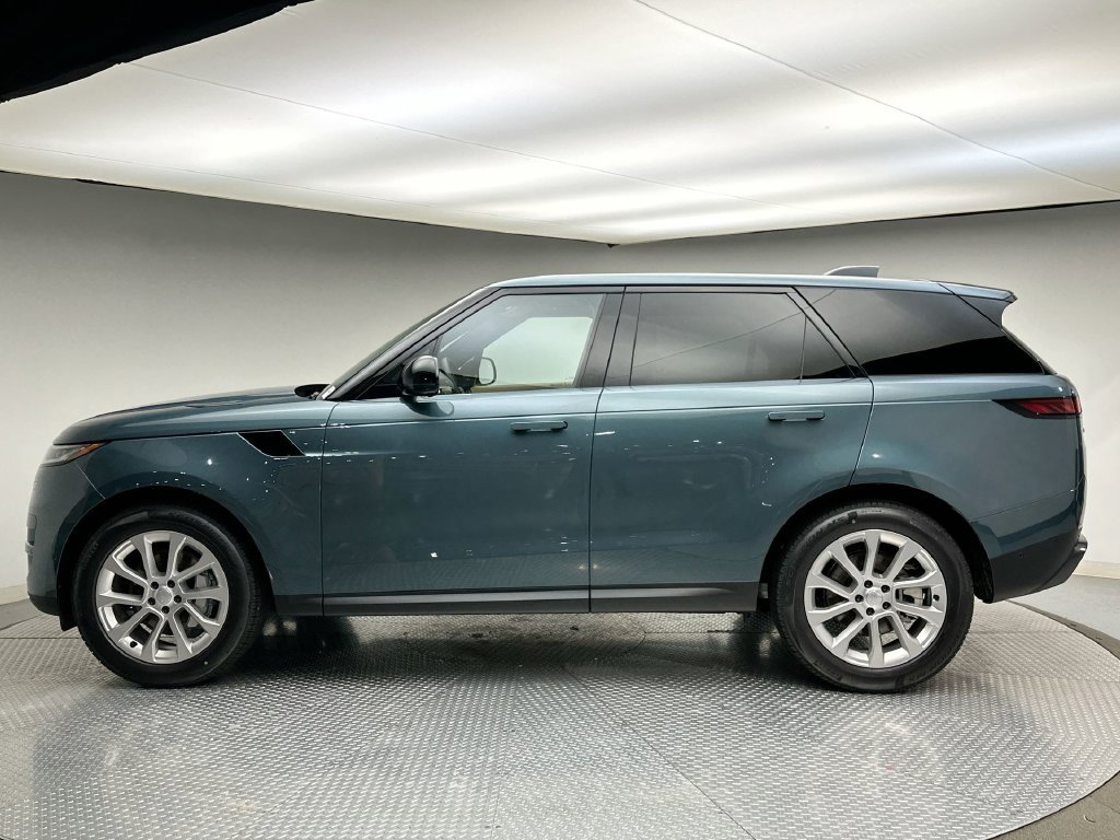 Used 2025 Giola Green Metallic Land Rover SE image 2