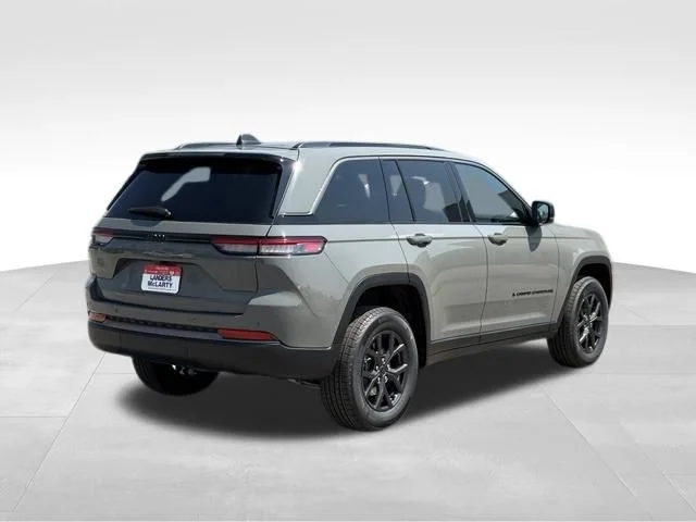 New 2027 Sting-Gray Clearcoat Jeep Laredo Altitude image 7
