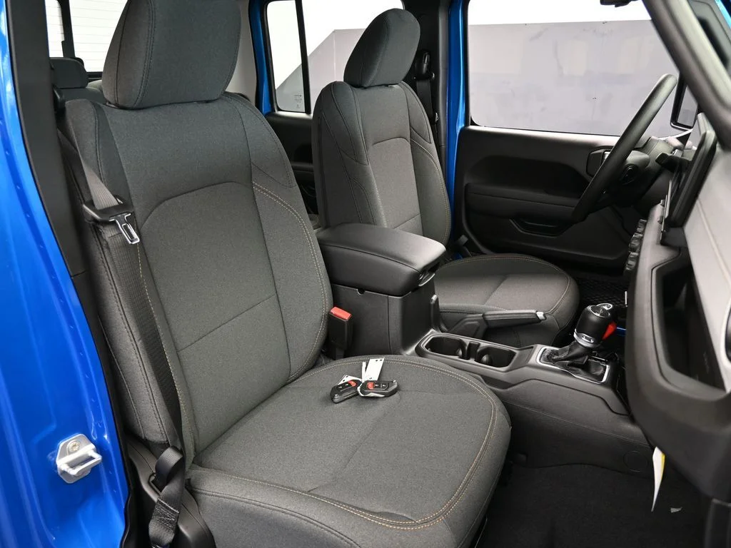 New 2026 Hydro Blue Pearl-Coat Exterior Paint Jeep Sport image 38