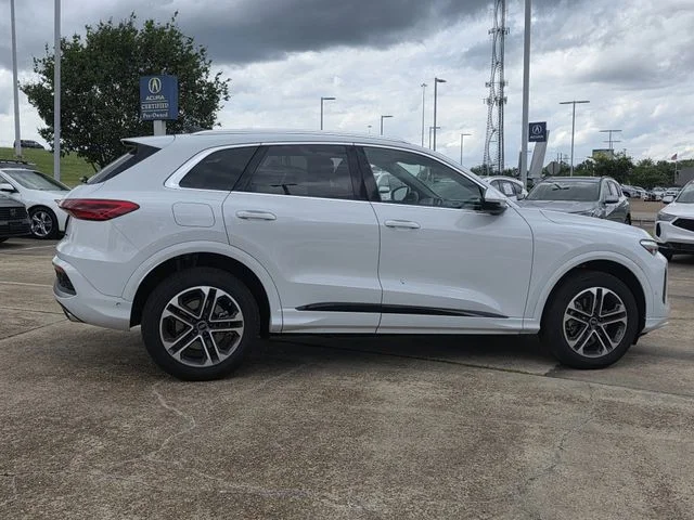 Used 2025 Glacier White Audi 2.0T Premium Plus image 8