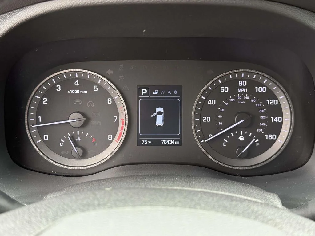 Used 2018 White Hyundai Value image 27