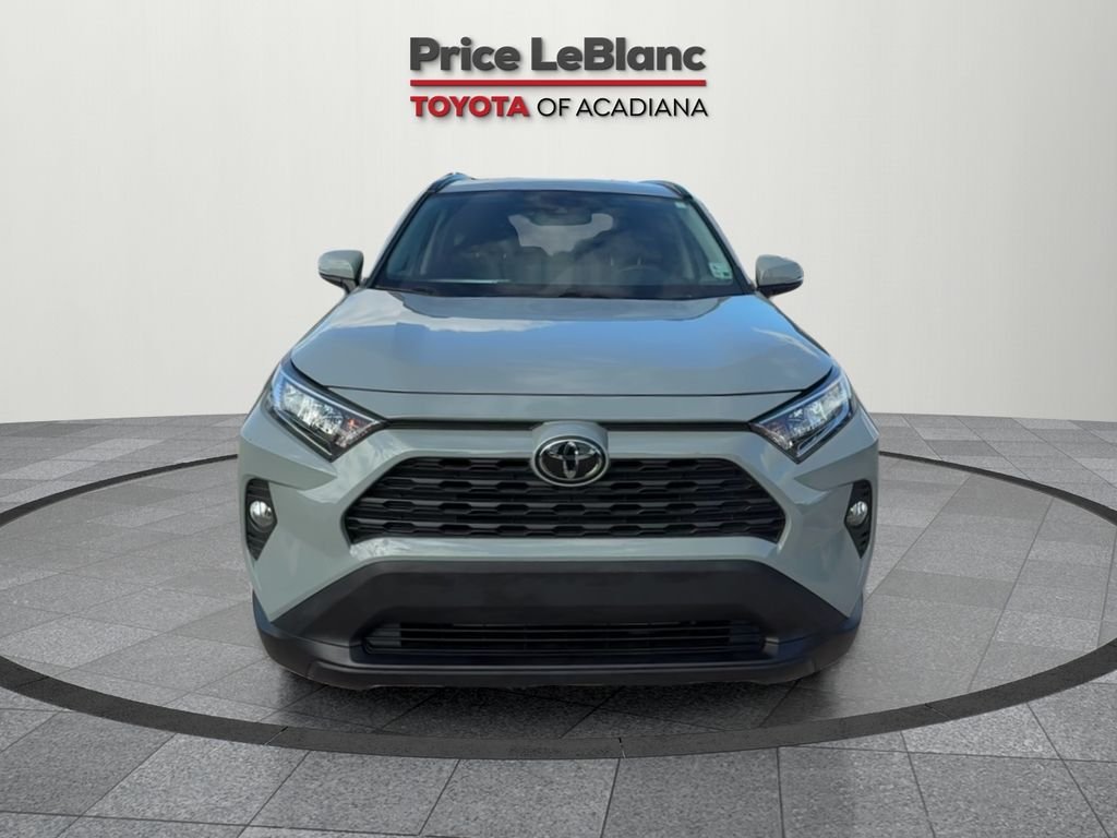 2021 Toyota RAV4 XLE photo 2