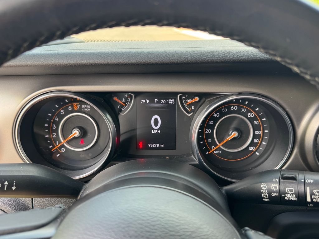 Used 2018 Green Jeep Sport S image 18