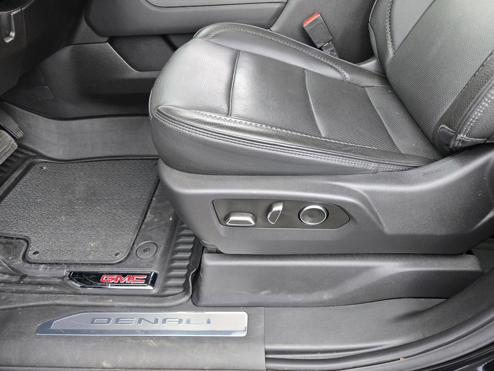 Certified Used 2024 Onyx Black GMC Denali image 21