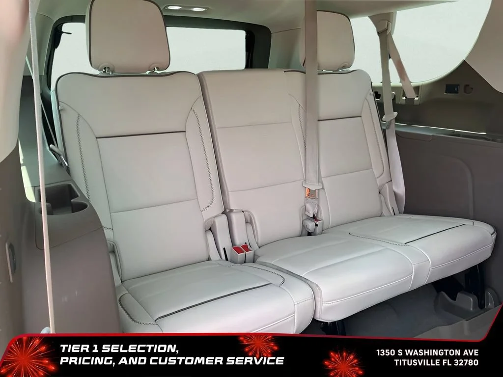 Used 2024 White Frost Tricoat GMC Denali image 19