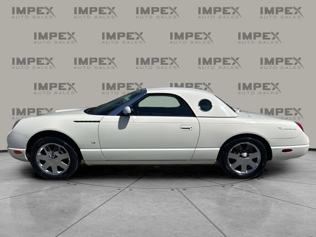 Used 2003 White Ford Deluxe image 2