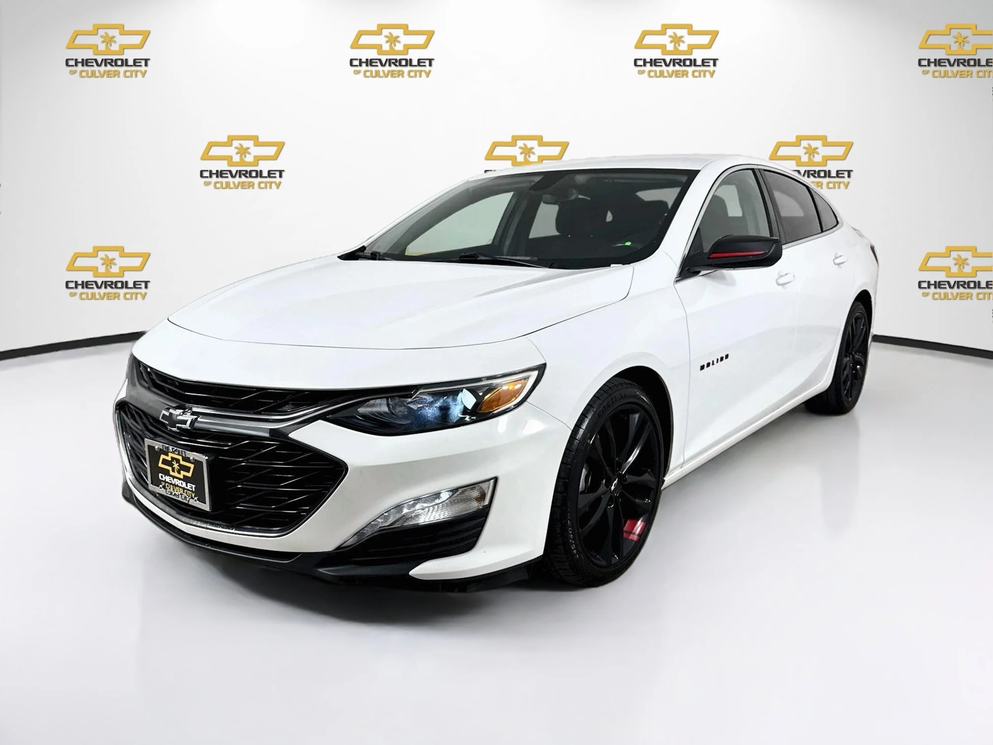 Used 2021 SUMMIT WHITE Chevrolet LT image 3