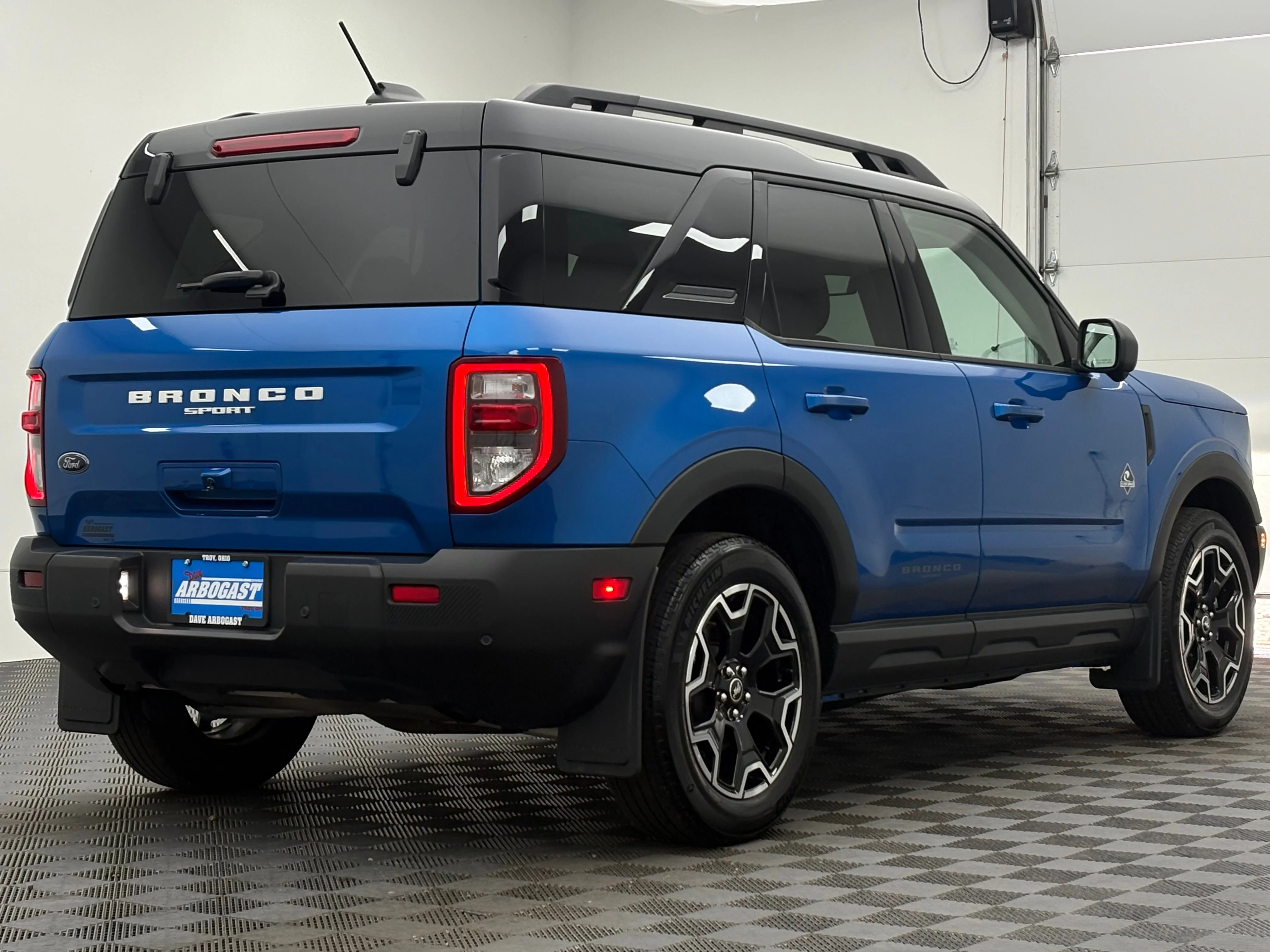 Used 2025 Blue Metallic Ford Outer Banks image 8