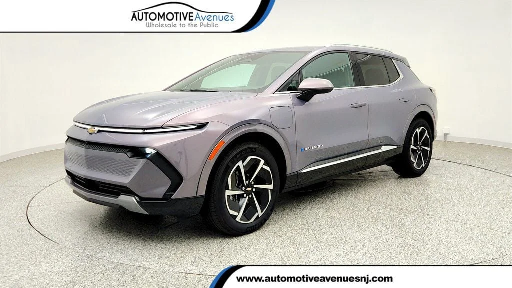 2024 Chevrolet Equinox EV 2LT FWD's photo