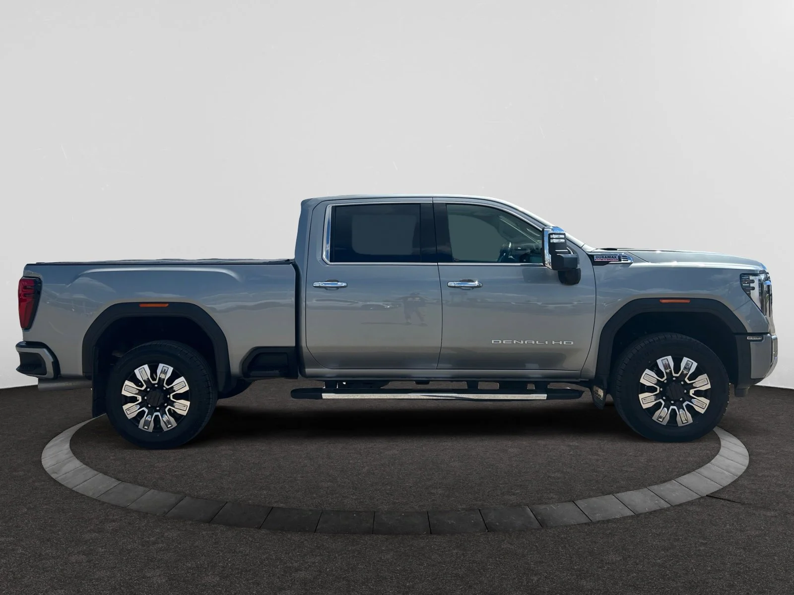 Used 2025 Gray GMC Denali Crew 6.6L DIESEL Leather Sunroof Nav 5th Wheel Prep Package image 6