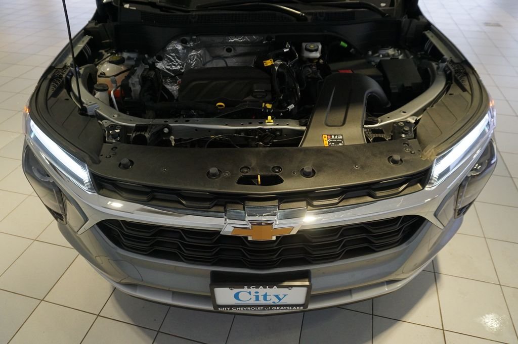 Used 2025 Gray Chevrolet LT image 26