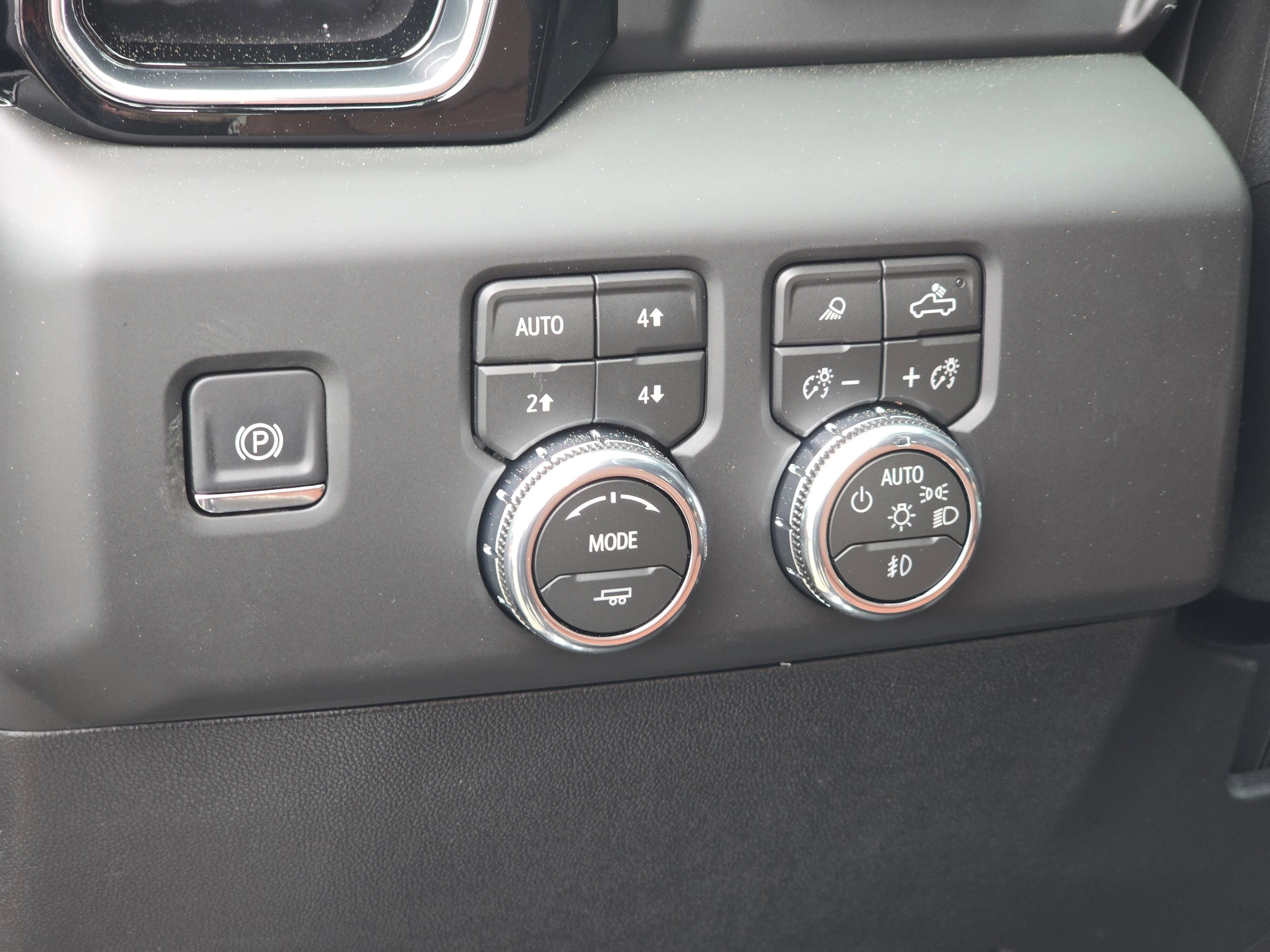 2026 GMC Sierra 3500HD Denali Ultimate - Photo 16