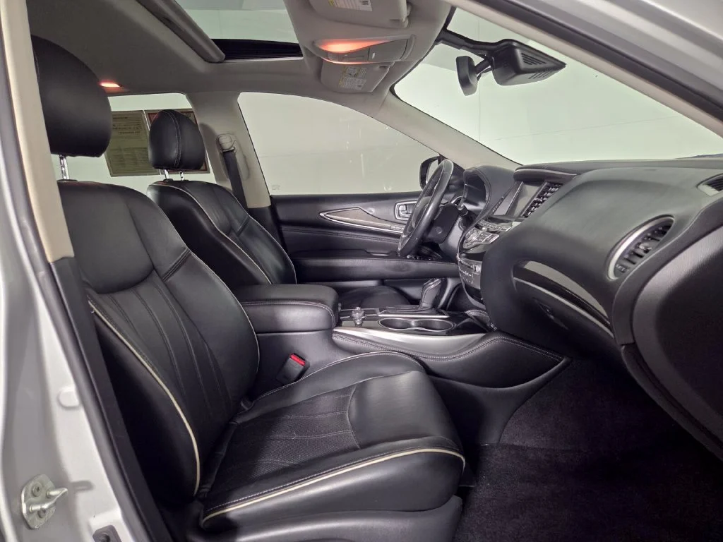 Used 2019 Liquid Platinum INFINITI LUXE image 31