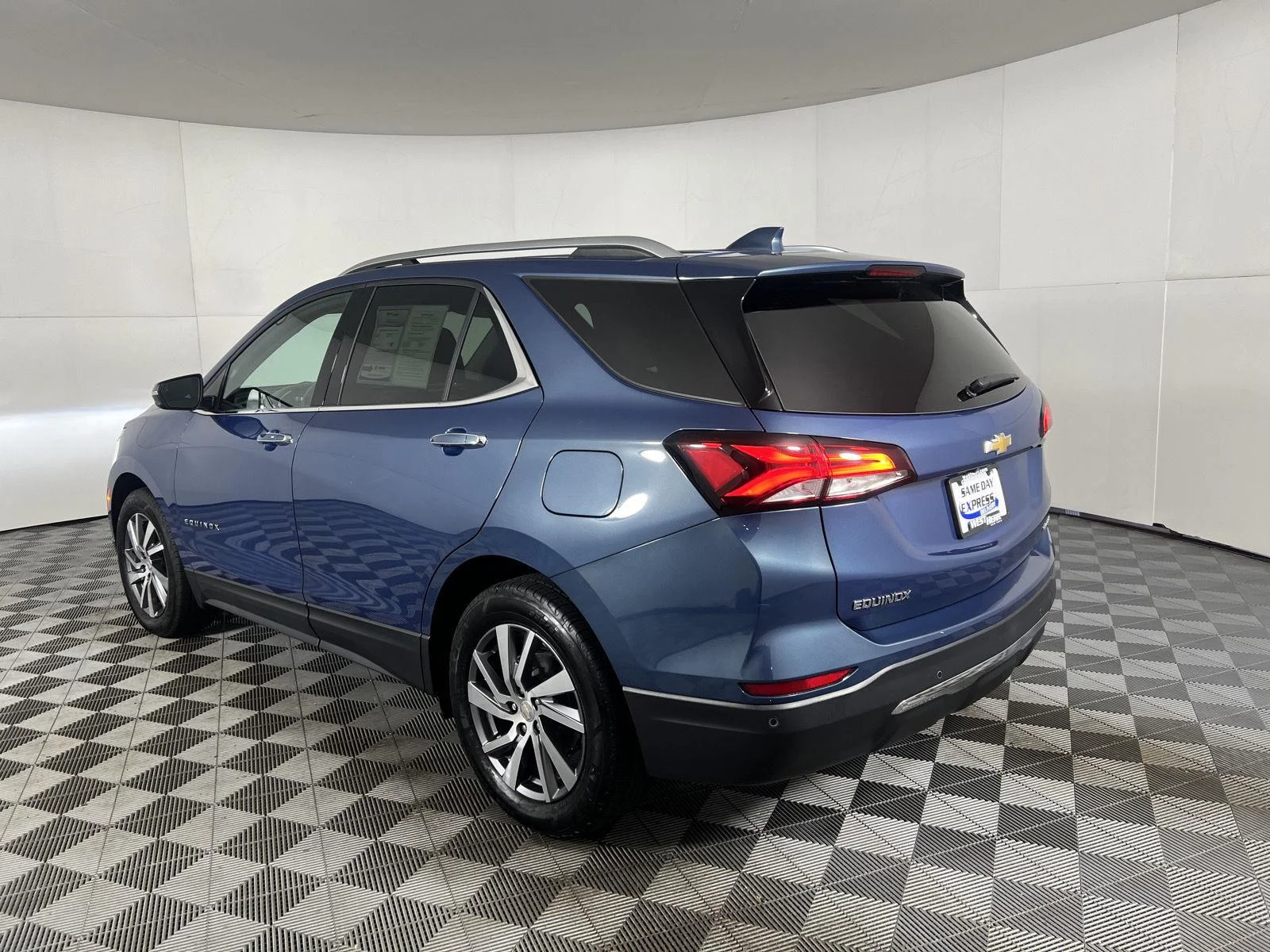 Used 2024 Lakeshore Blue Chevrolet Premier image 3