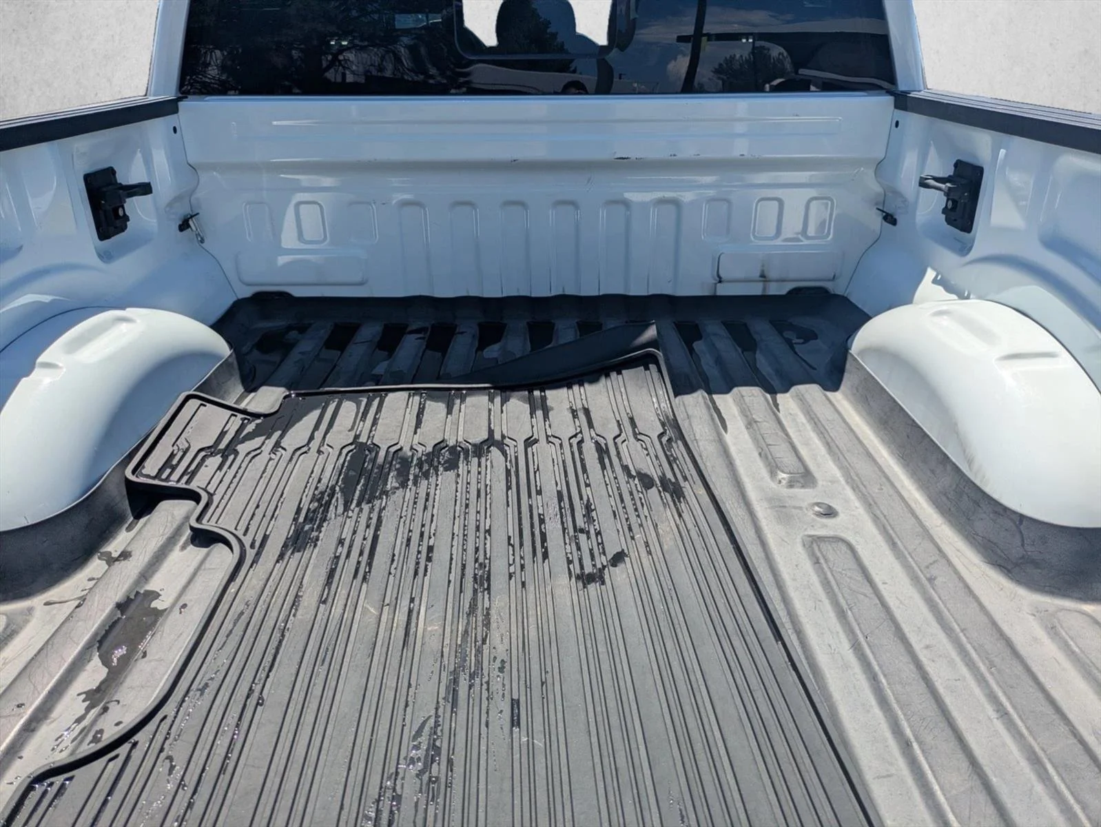 Used 2022 Oxford White Clearcoat Ford XLT image 6