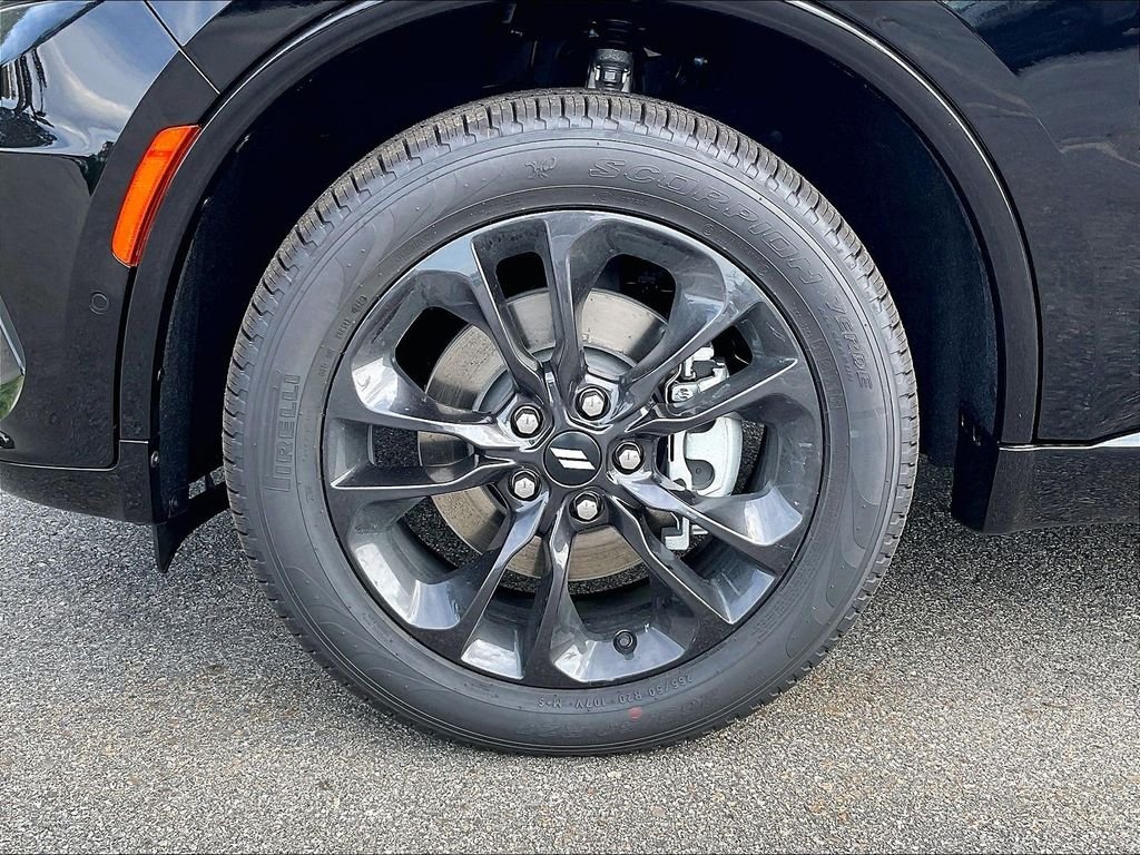 New 2026 Diamond Black Clear-Coat Exterior Paint Dodge GT Plus image 8