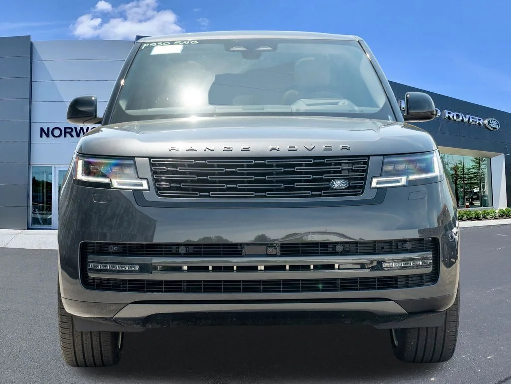 New 2026 Carpathian Grey Land Rover SE image 2