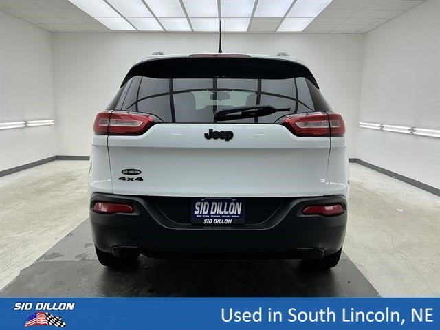 Used 2017 Bright White Clearcoat Jeep Altitude image 5