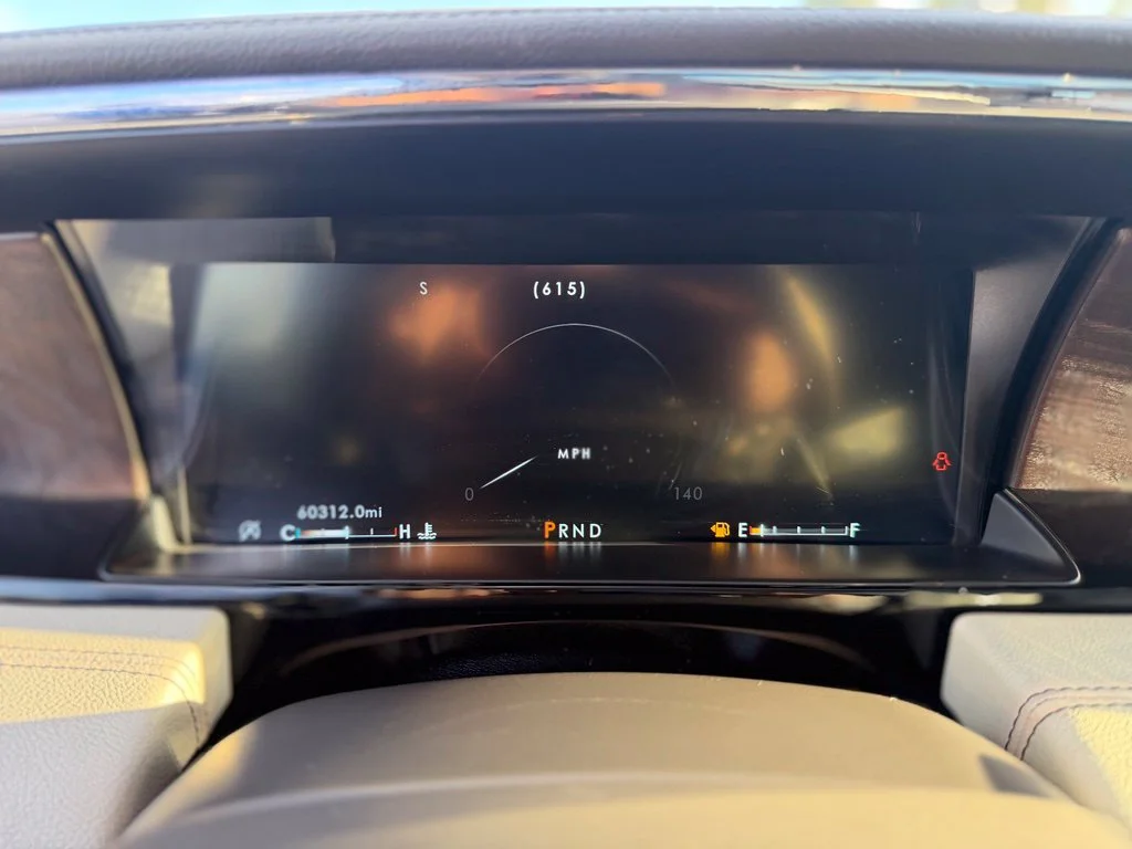 Used 2019 White Lincoln Reserve image 30