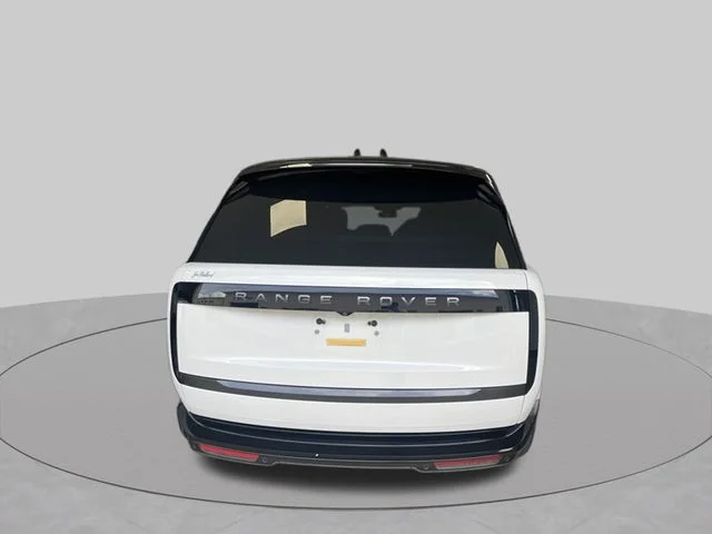 Used 2025 Fuji White Land Rover SE image 6