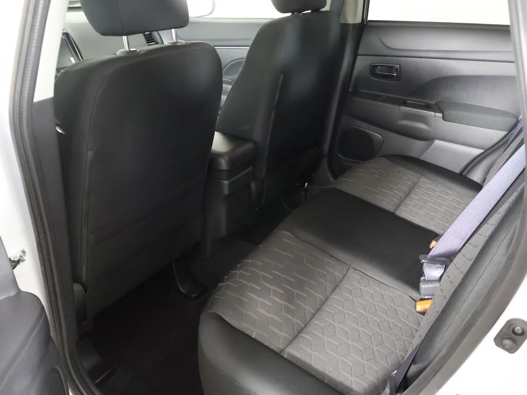 New 2026 White Mitsubishi 2.0 ES image 25