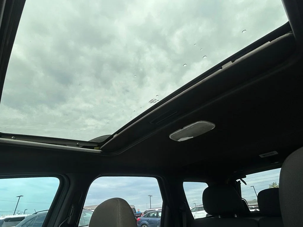 Used 2011 Lime Squeeze Metallic Ford XLT image 17