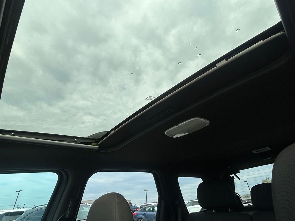 Used 2011 Lime Squeeze Metallic Ford XLT image 17
