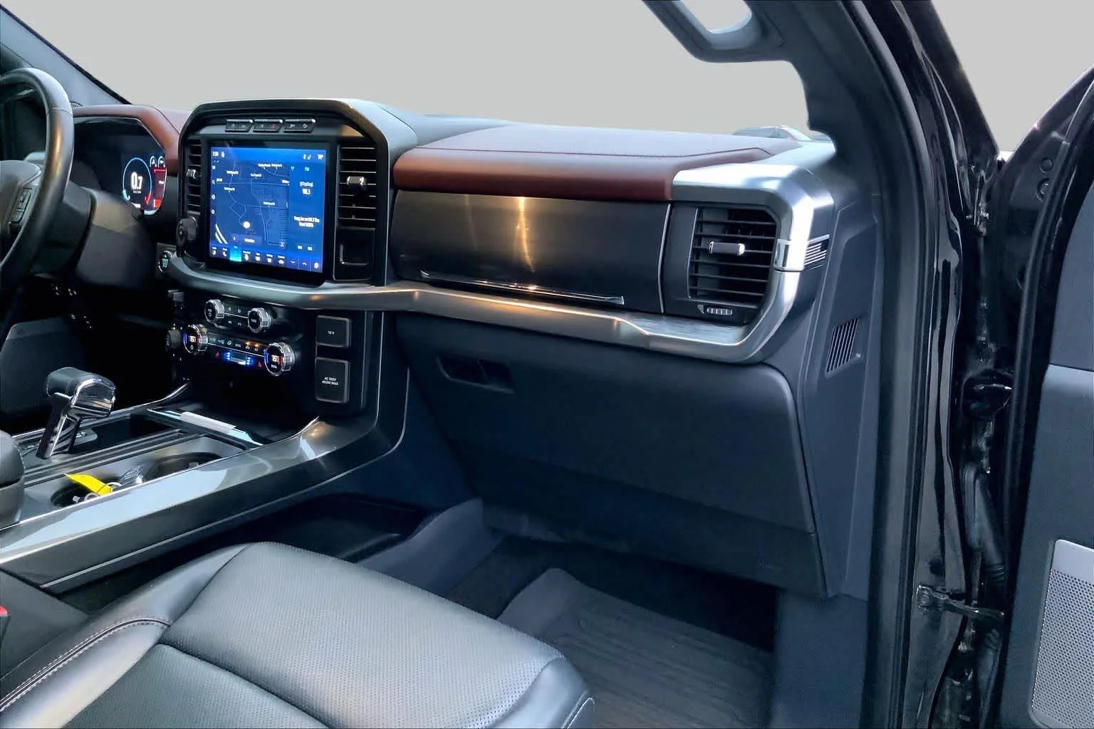Used 2021 Agate Black Ford LARIAT image 16