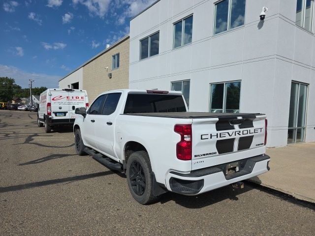 Used 2023 White Chevrolet Custom image 7
