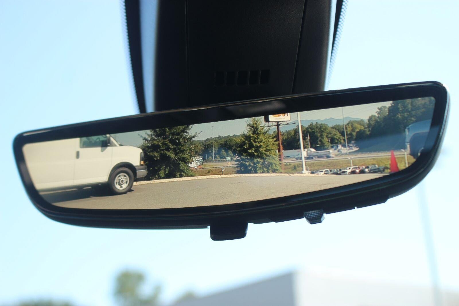 Used 2020 BLACK Chevrolet Premier image 33
