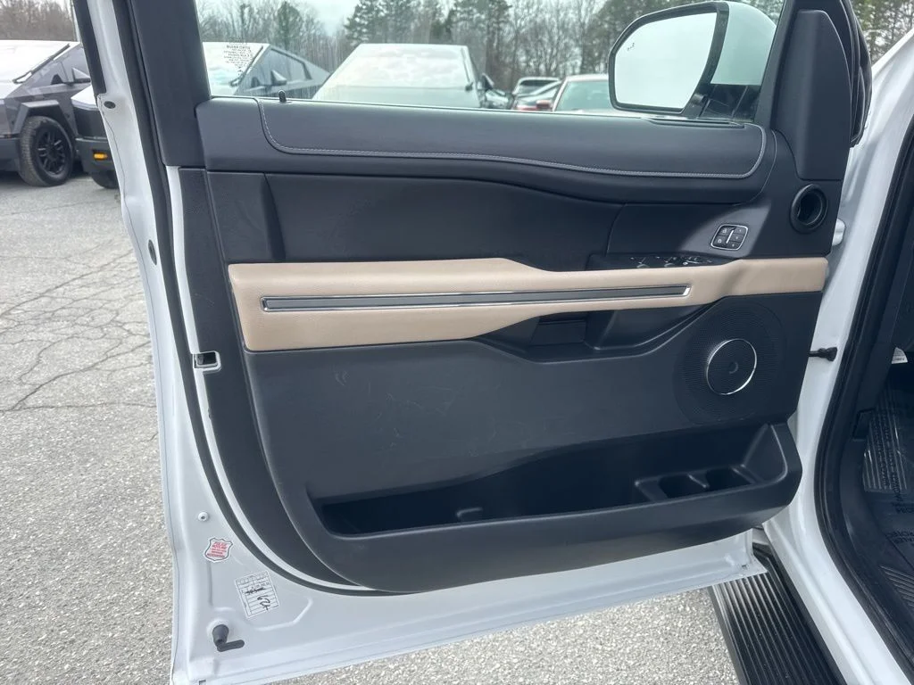 Used 2024 White Ford XLT image 28