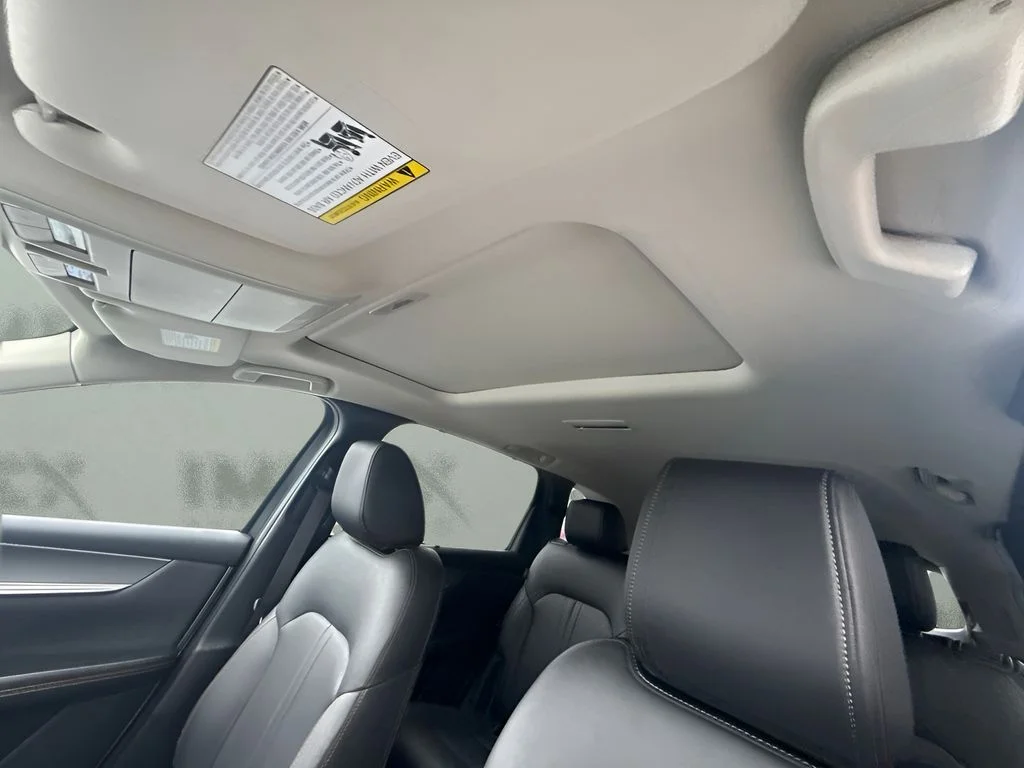 Used 2024 White Mazda Preferred image 7