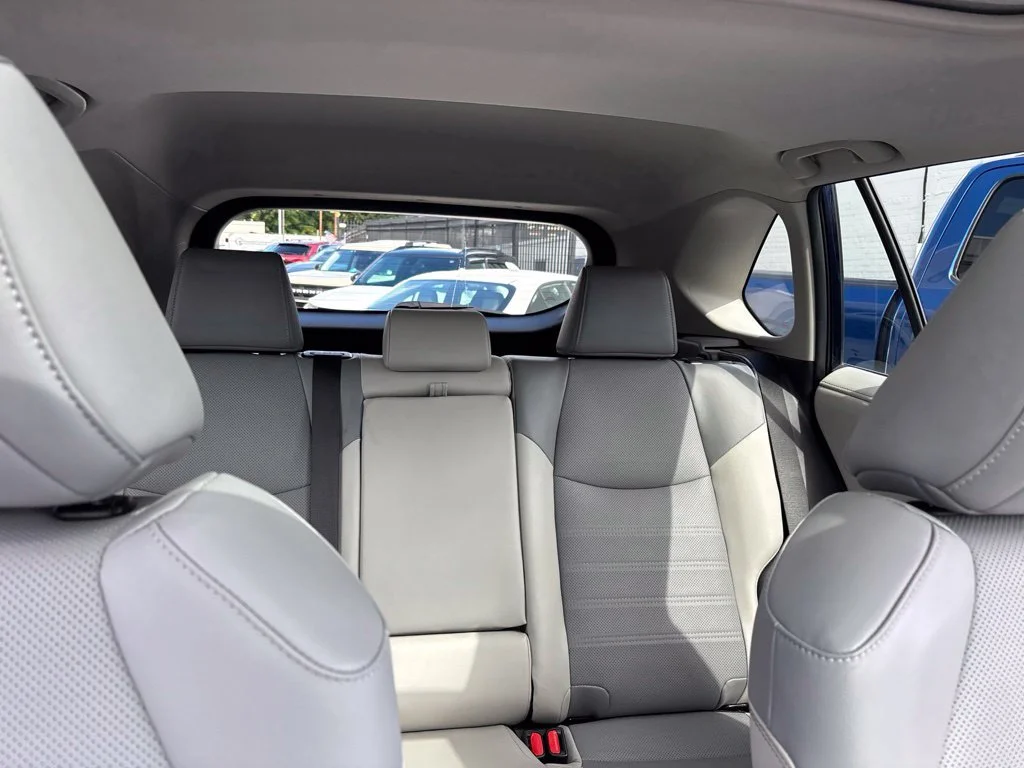 Used 2023  Toyota Limited image 29
