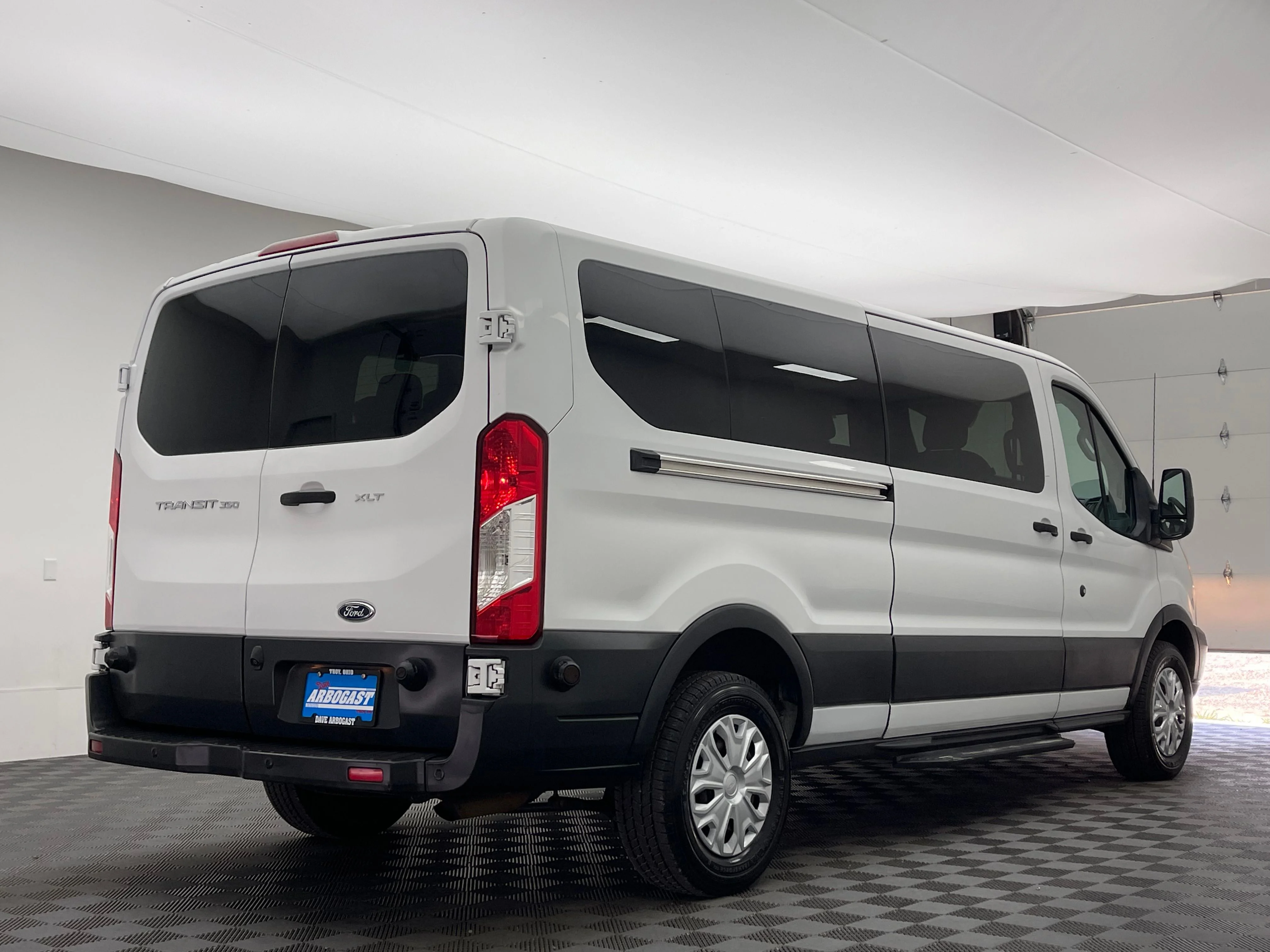 Used 2017 Oxford White Ford XLT image 7