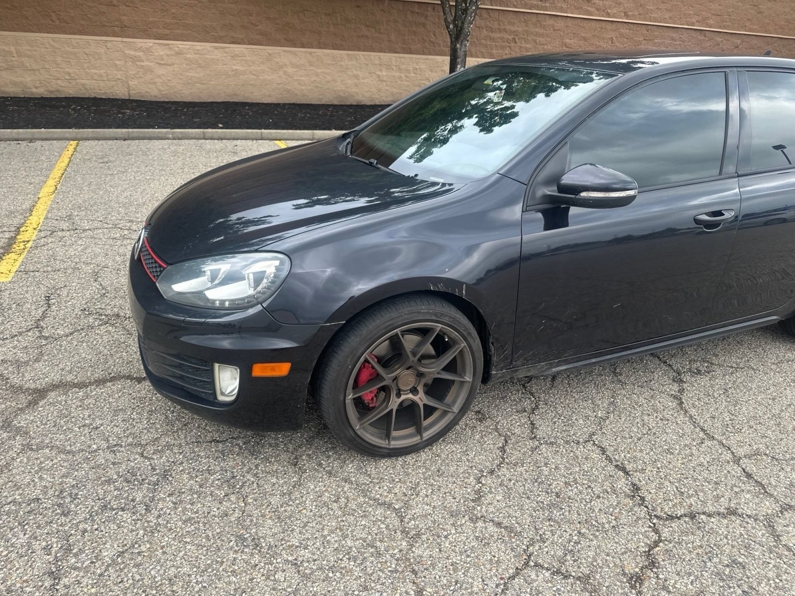 Used 2014 Deep Black Pearl Volkswagen Driver