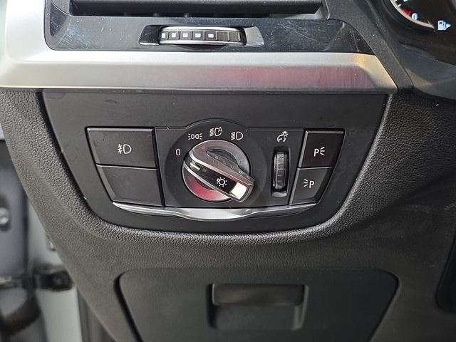 Used 2019 Silver BMW xDrive30i image 23