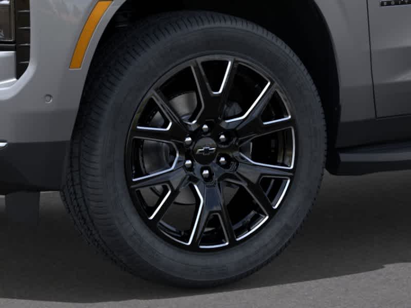 2026 Chevrolet Suburban LT - Photo 9