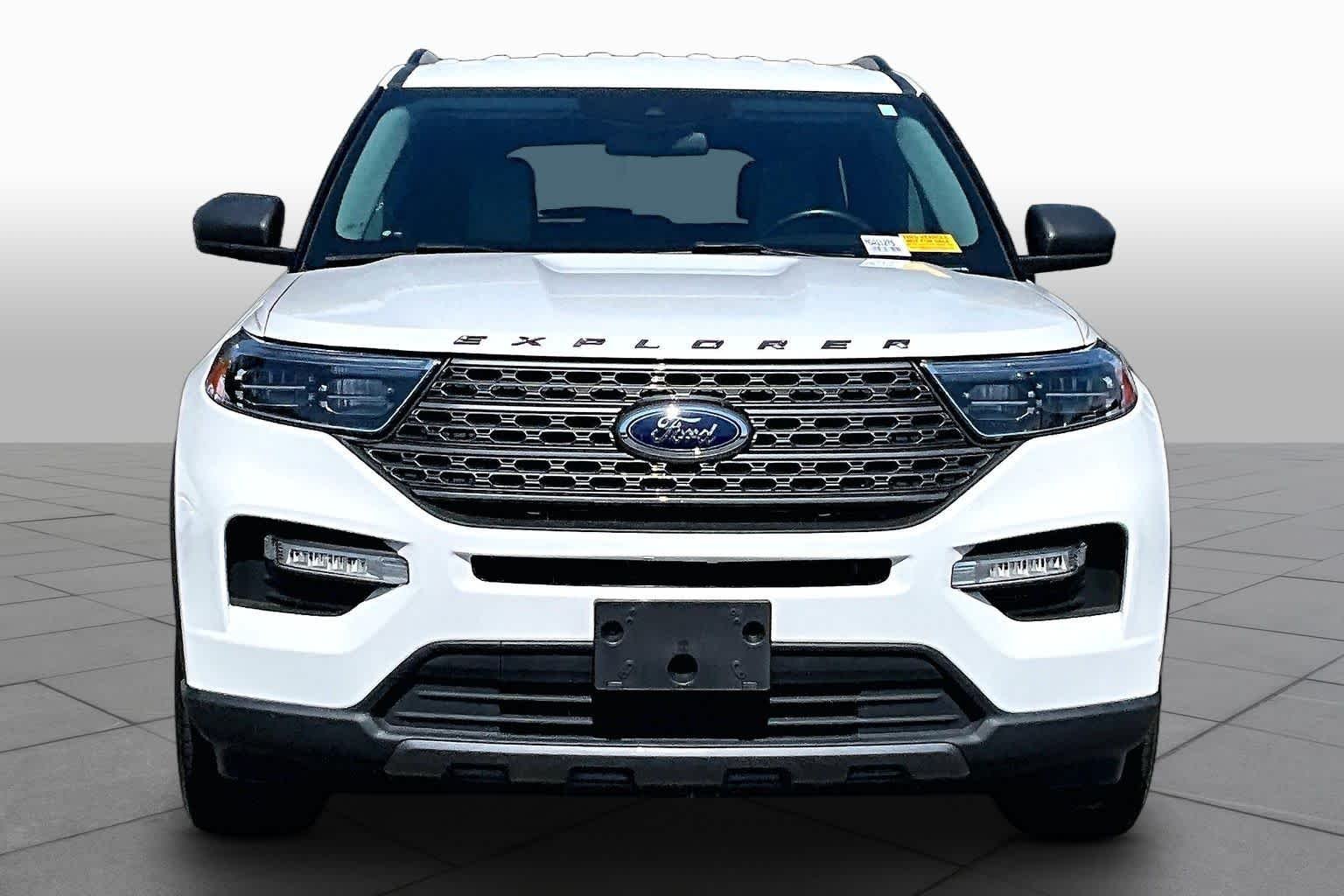 Used 2021 Oxford White Ford XLT image 4