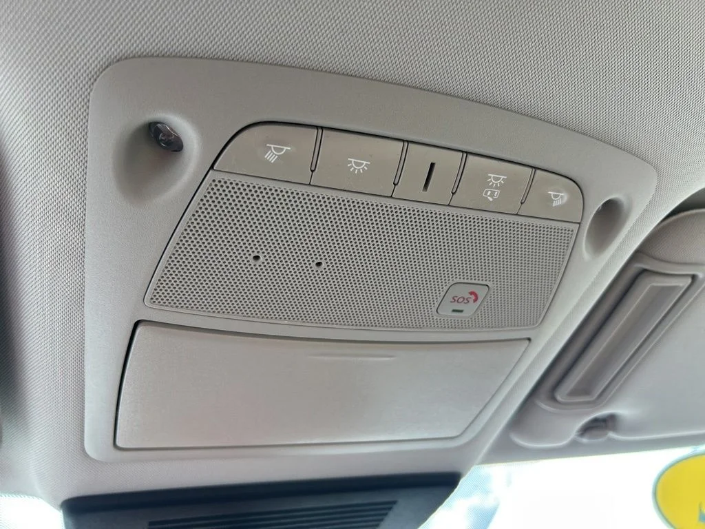 Used 2022 Brilliant Silver Metallic Nissan SV image 39
