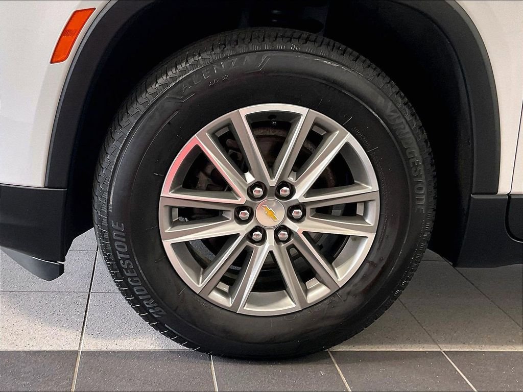 Used 2023 White Chevrolet LT image 7
