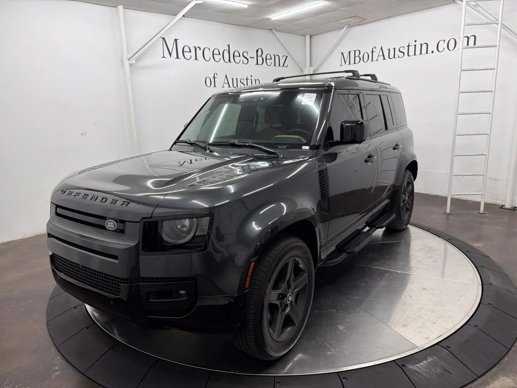 Used 2025 Silver Land Rover X-Dynamic SE image 3