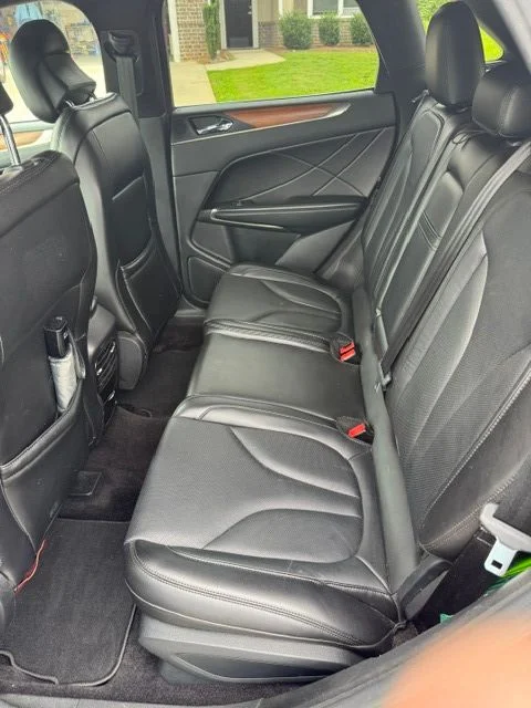 Used 2017 Silver Lincoln Reserve image 6