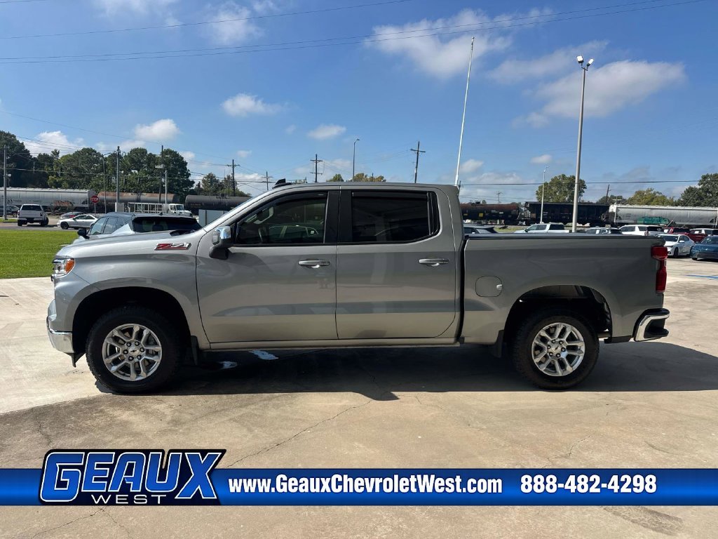 Used 2023 Gray Chevrolet LT image 12