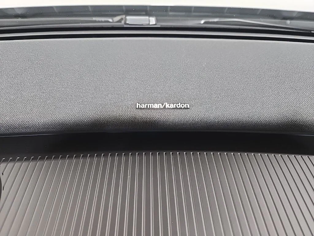2026 Volvo EX30 Plus - Photo 16