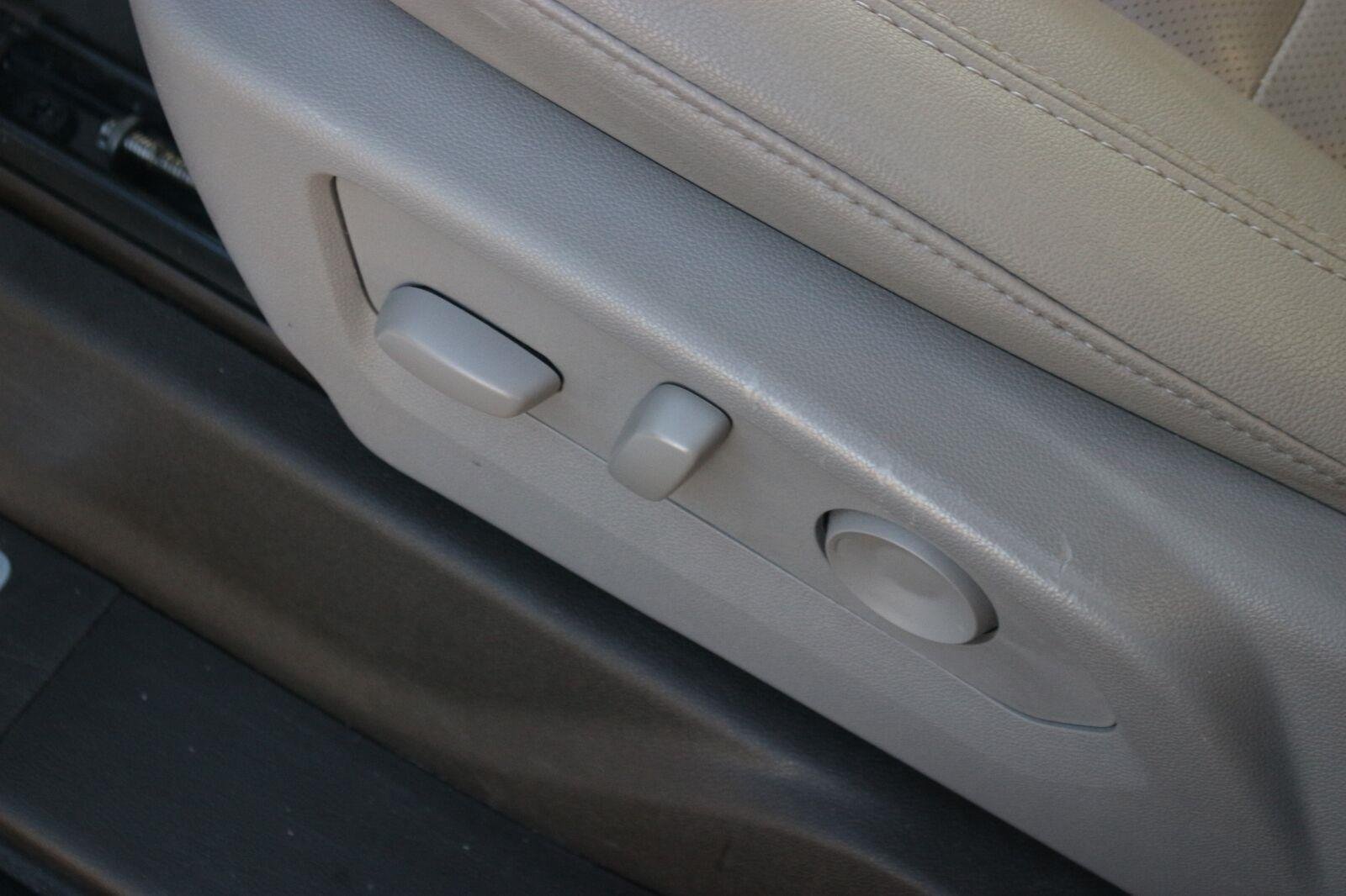 Used 2025 Onyx Black GMC SLT image 18