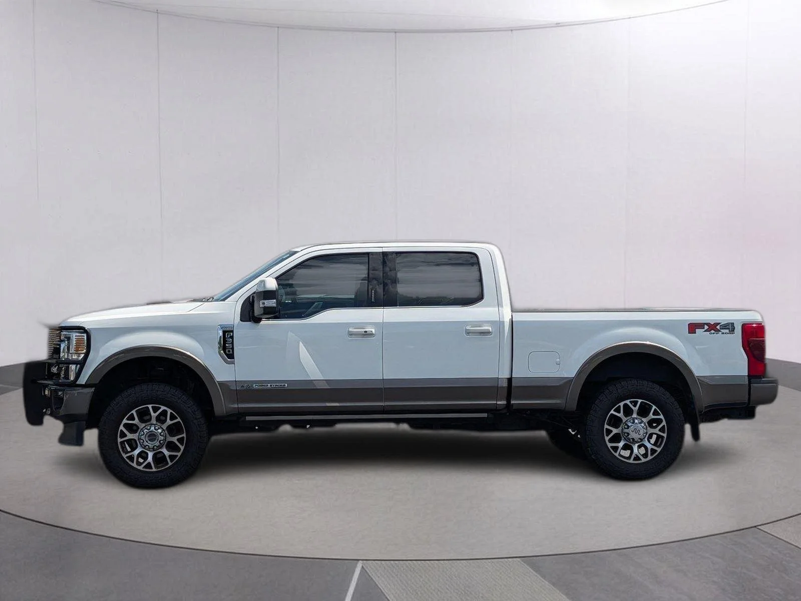 Used 2022 Star White Metallic Tri-Coat/Stone Gray Ford King Ranch image 4